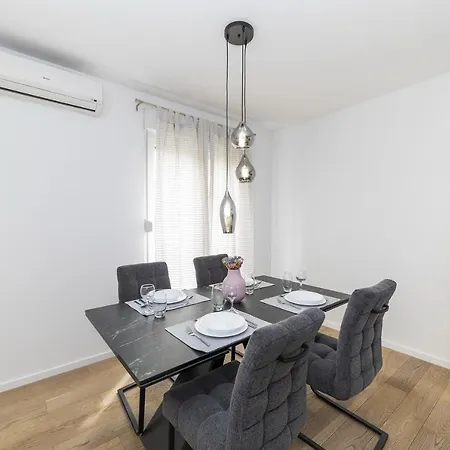 Alan Apartment *